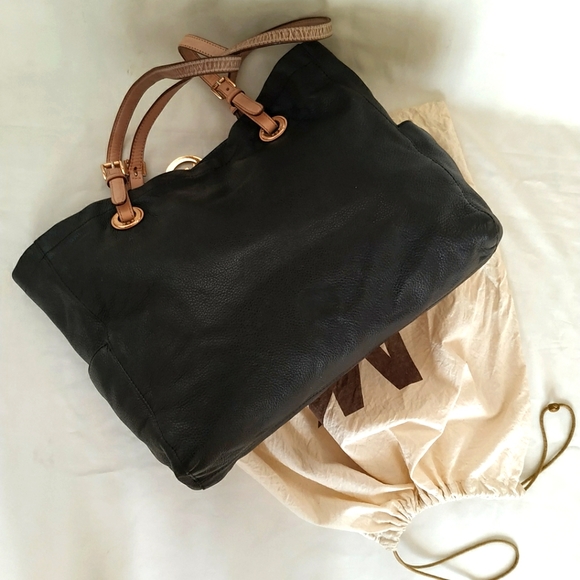 Michael Kors Black Tote bag with Tan straps - Picture 14 of 17